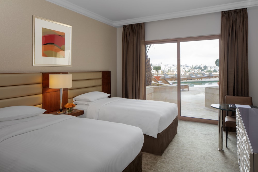 Basic Room, 2 Twin Beds - Photo 1