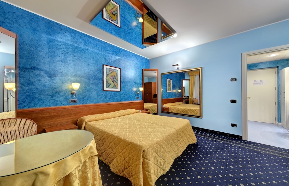 Double or Twin Room photo 2