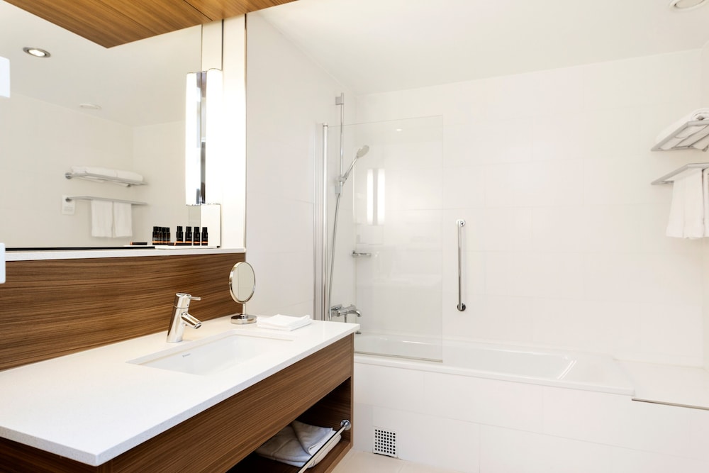 Deluxe Double Room - Photo 16