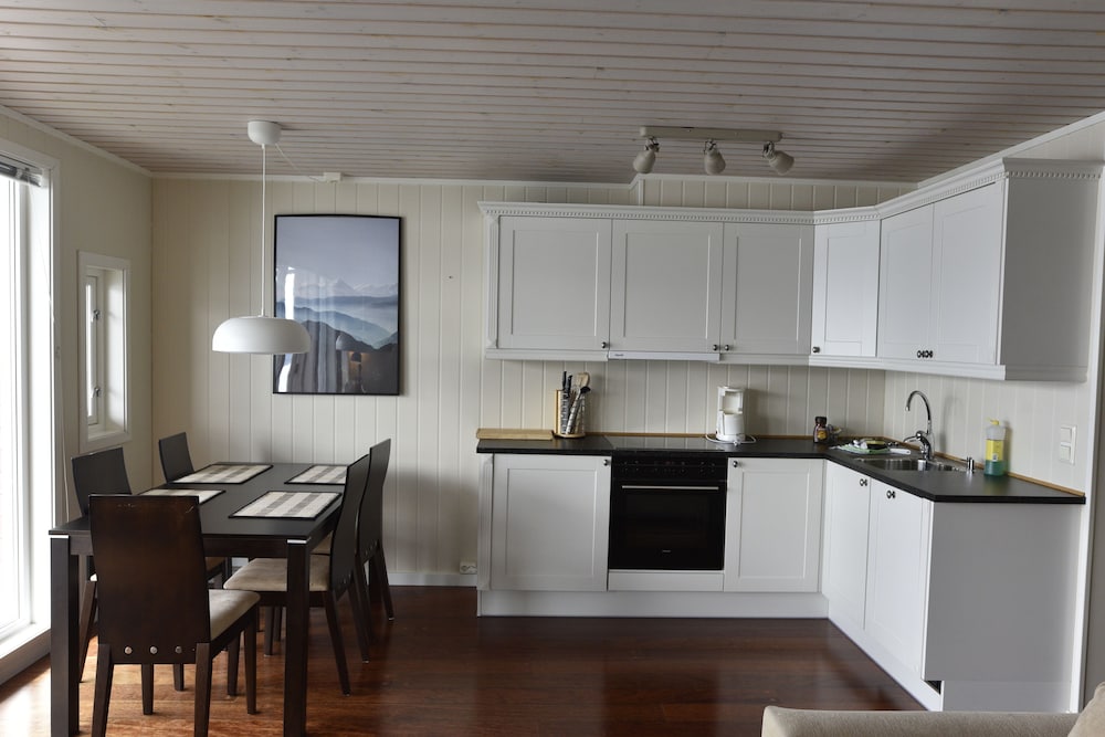 Standard Apartment, 2 Bedrooms, Sea View photo 2
