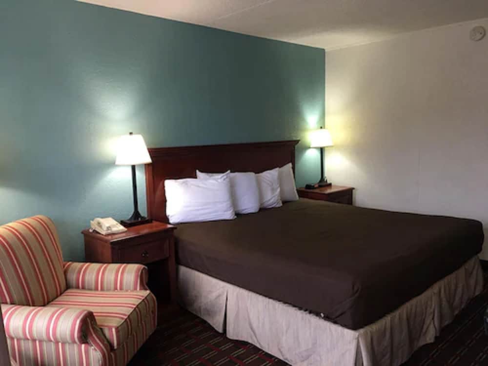 Deluxe 1 King Suite With Kitchen photo 1