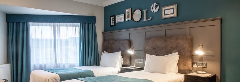 Deluxe Twin Room with Balcony