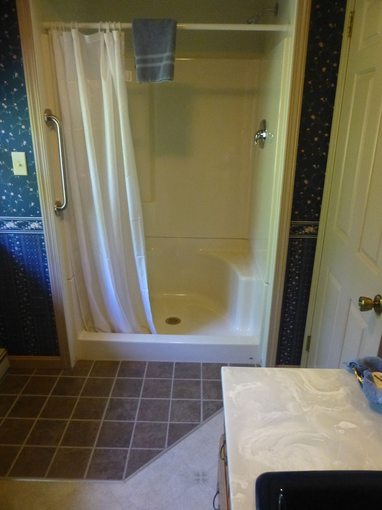Premium Room, 1 King Bed, 2nd floor photo 2