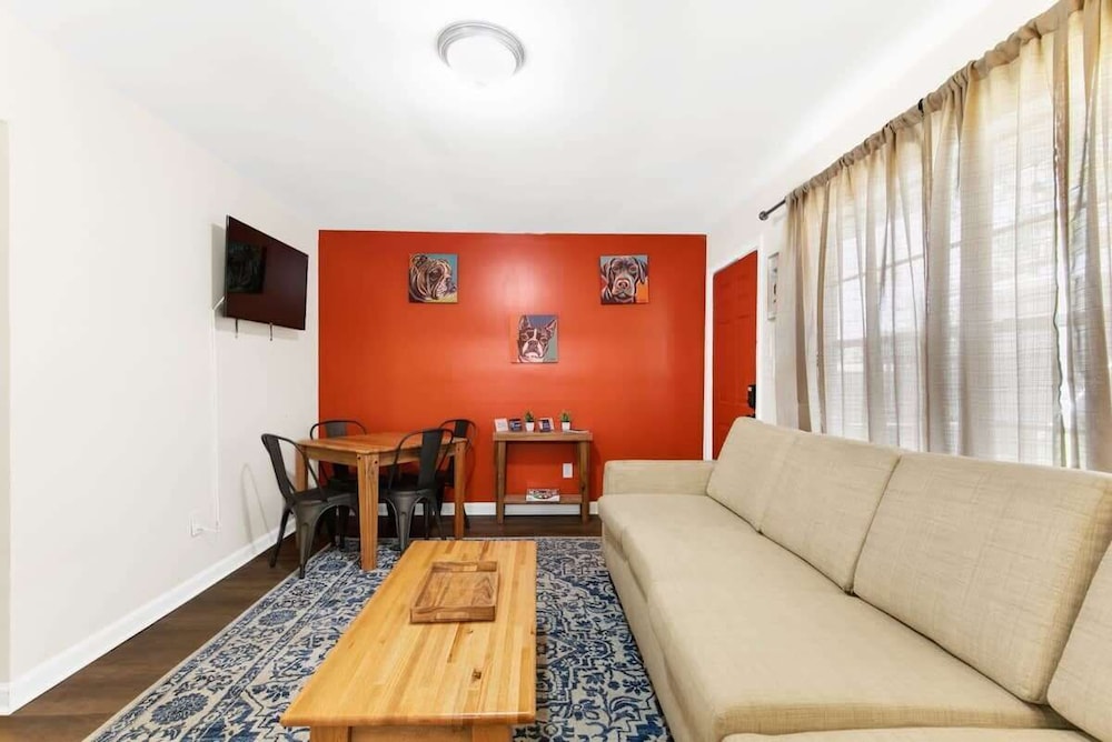 Apartment, 1 King Bed with Sofa bed, Patio, Garden View (12th Ave The Bricks - Unit 2)