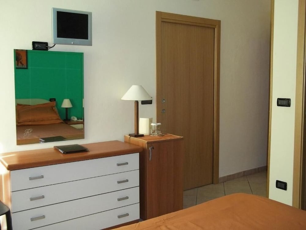 Basic Double or Twin Room photo 1