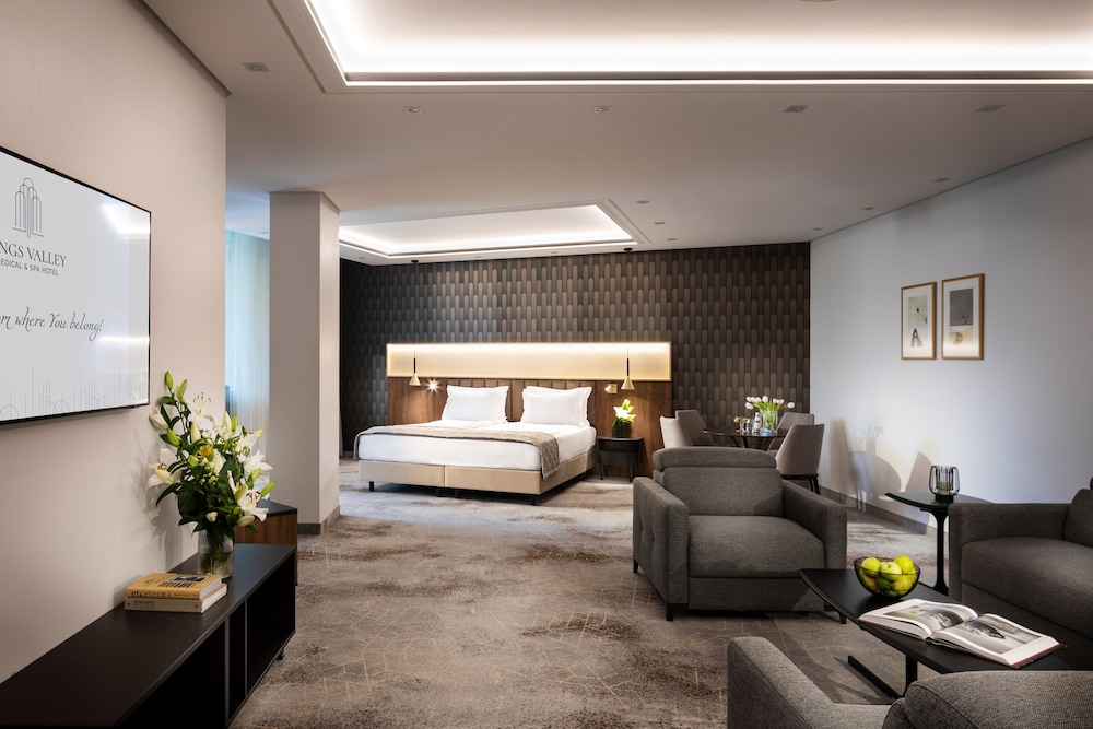 Two-Bedroom Suite - Photo 1