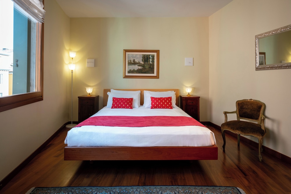 Signature Apartment, Canal View, Annex Building photo 3