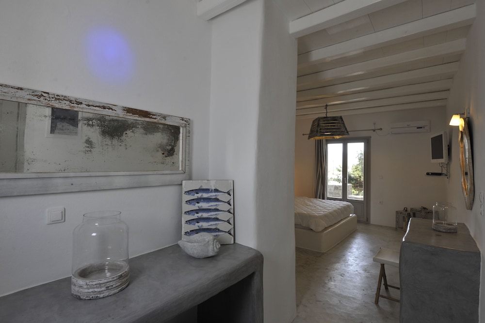 Family Room (Superior) - Photo 9