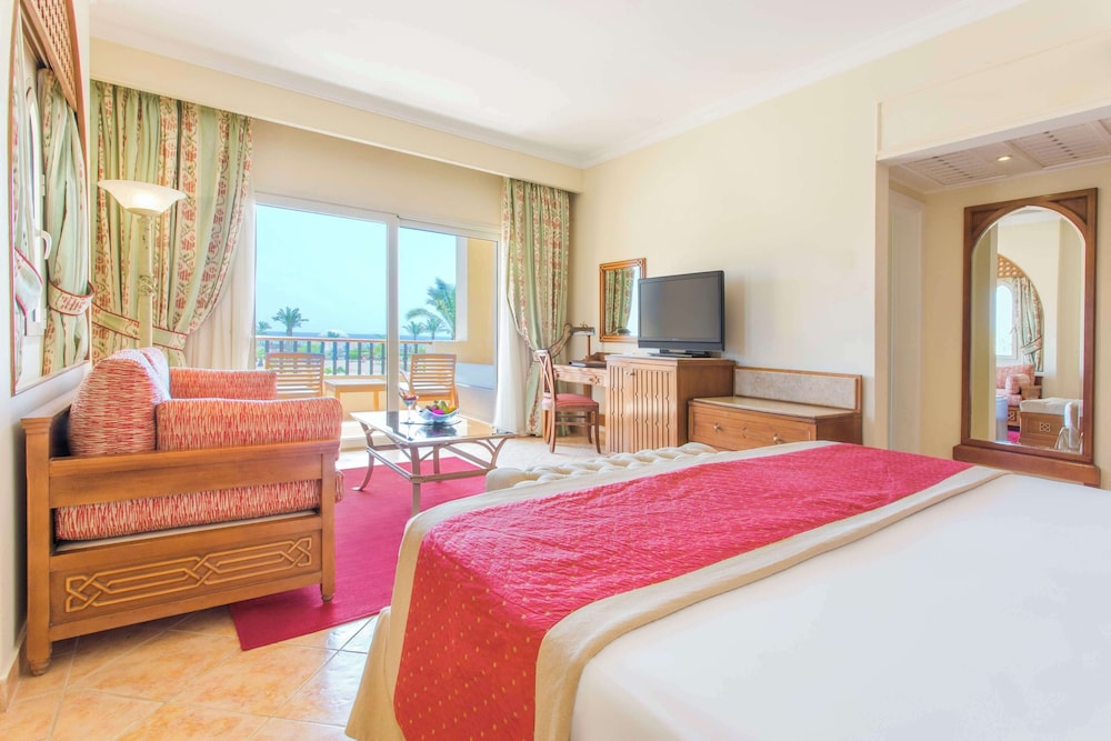 Deluxe Room, Sea View (Laguna Club Room) - Photo 1