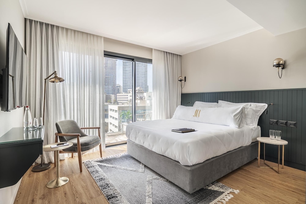 Deluxe Room, Balcony - Photo 6