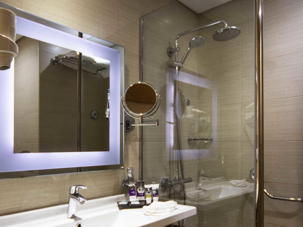 Junior Suite, 1 King Bed, Lake View - Photo 7