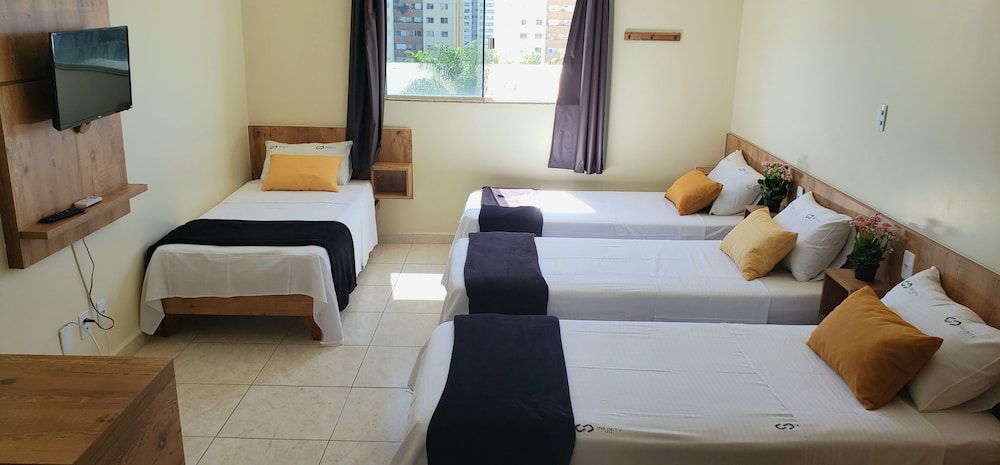Standard Single Room, Multiple Beds
