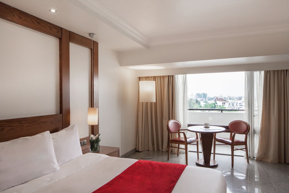 Suite, 1 King Bed, Ocean View (Classic Suites) photo 2