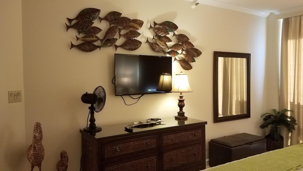 Condo, 2 Twin Beds, Sea View (Surfside 606)