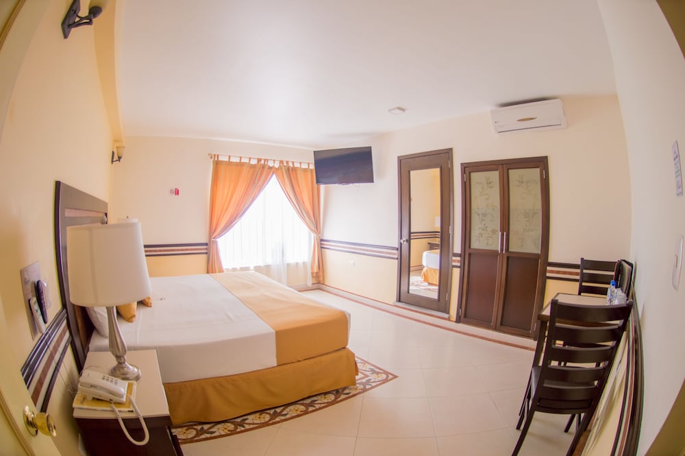 Executive Room - Photo 1