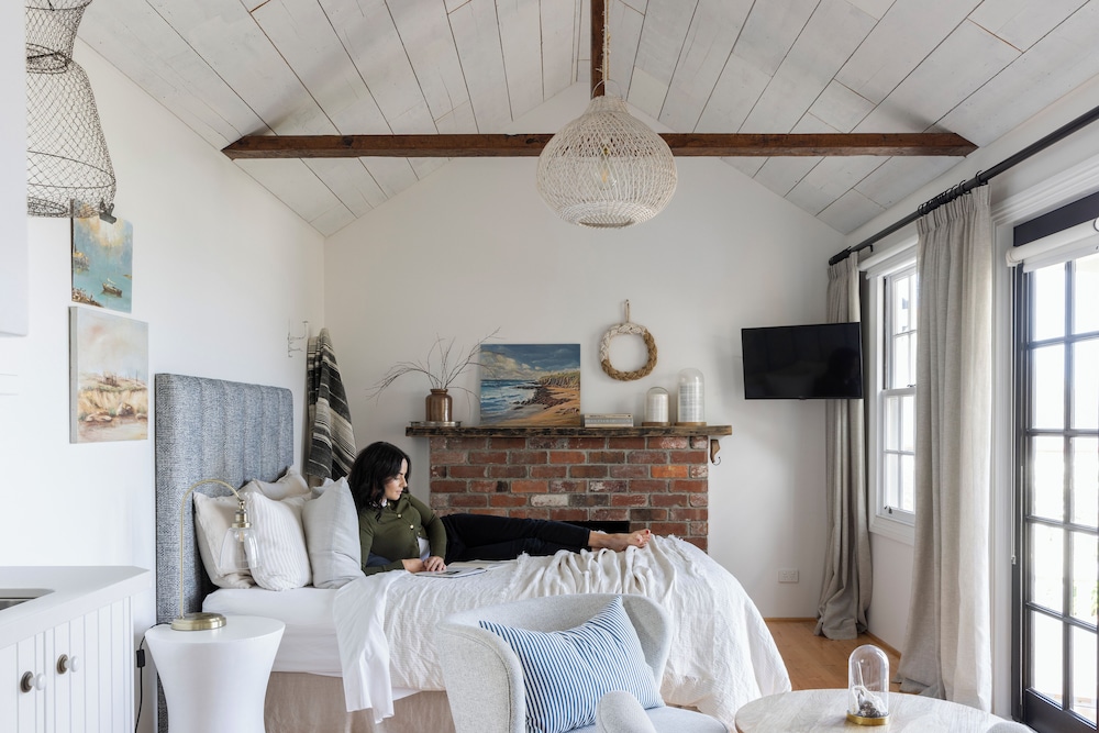 Deluxe Double Room, 1 Queen Bed, Sea View, Courtyard Area