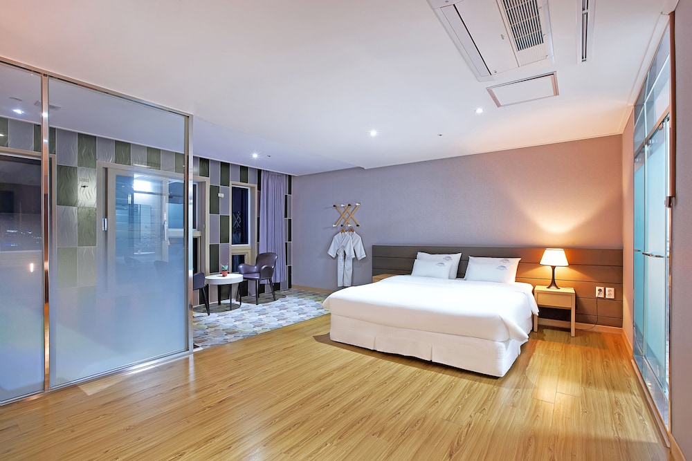 Deluxe Double Room, 1 Double Bed photo 3