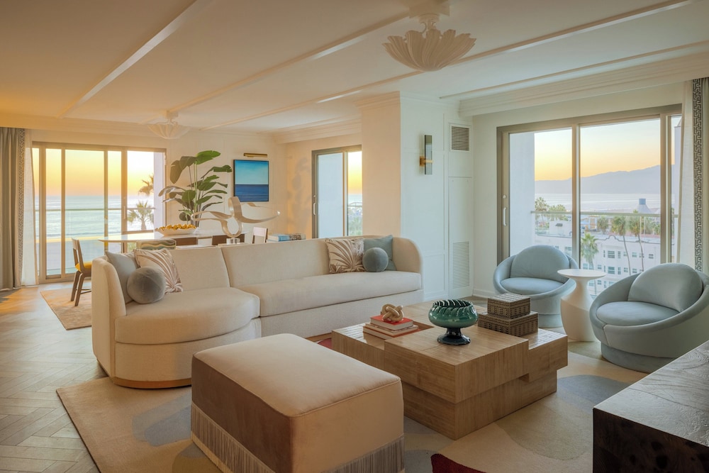 Suite, 1 King Bed, Oceanfront (Pacifica)