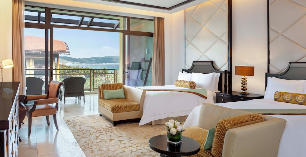 Grand Room, 2 Queen Beds, Ocean View - Photo 1