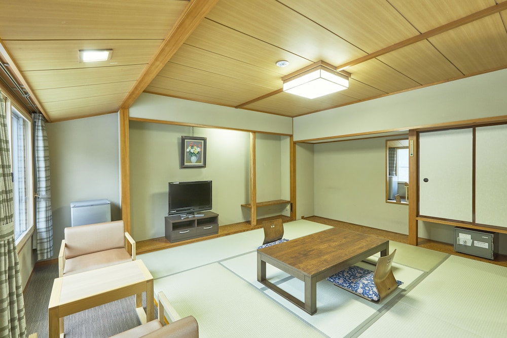 Japanese-Style Room A, Non Smoking (Guest May Hear Monitor Sound As Located Above The Machine Room) photo 2