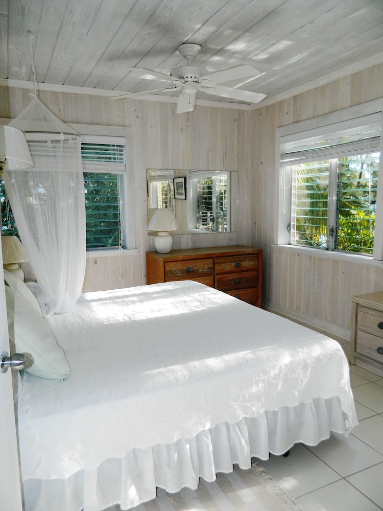 Apartment, 2 Queen Beds (Cove View)