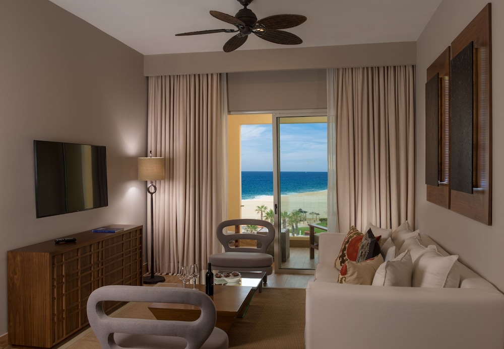Towers Ocean View Suite with Butler Service - Photo 5