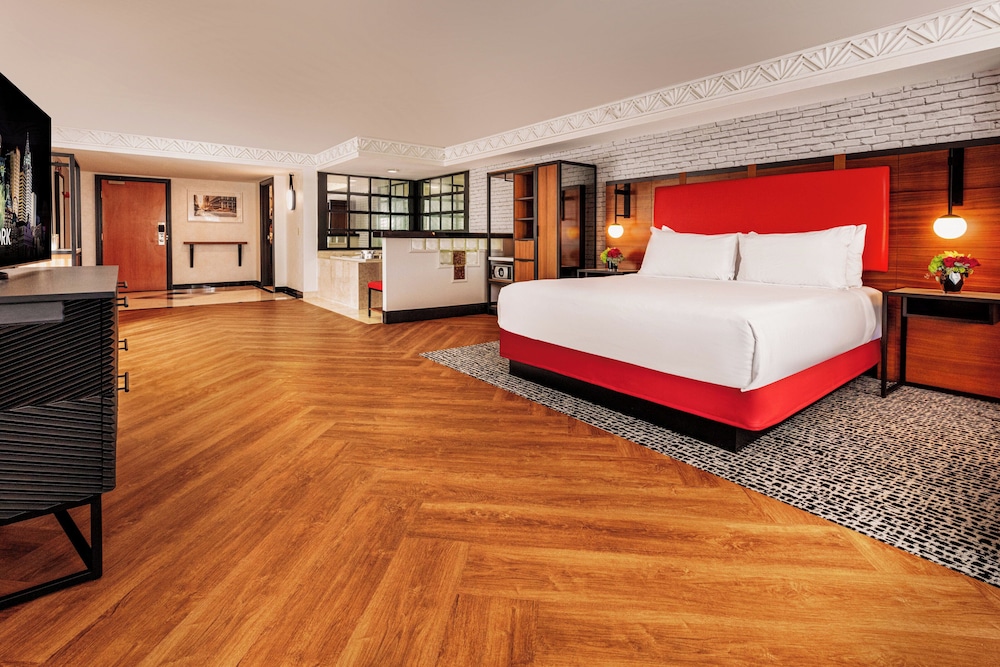 Marquis Suite - Photo 1