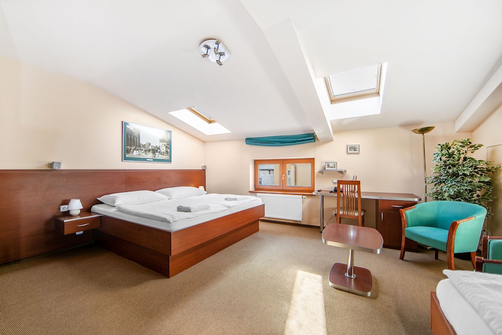 Deluxe Room - Photo 1
