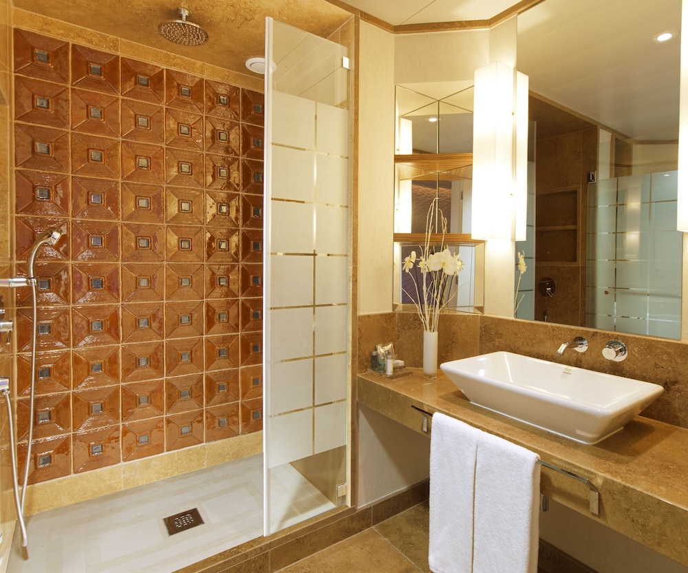 Suite (Ria View) - Photo 5