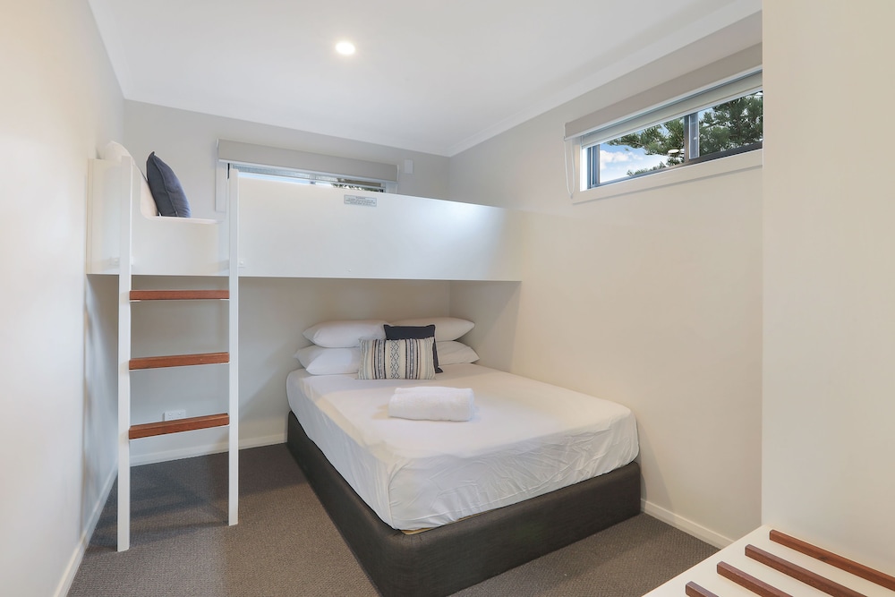 Deluxe Cabin - Sleeps 5 photo 2