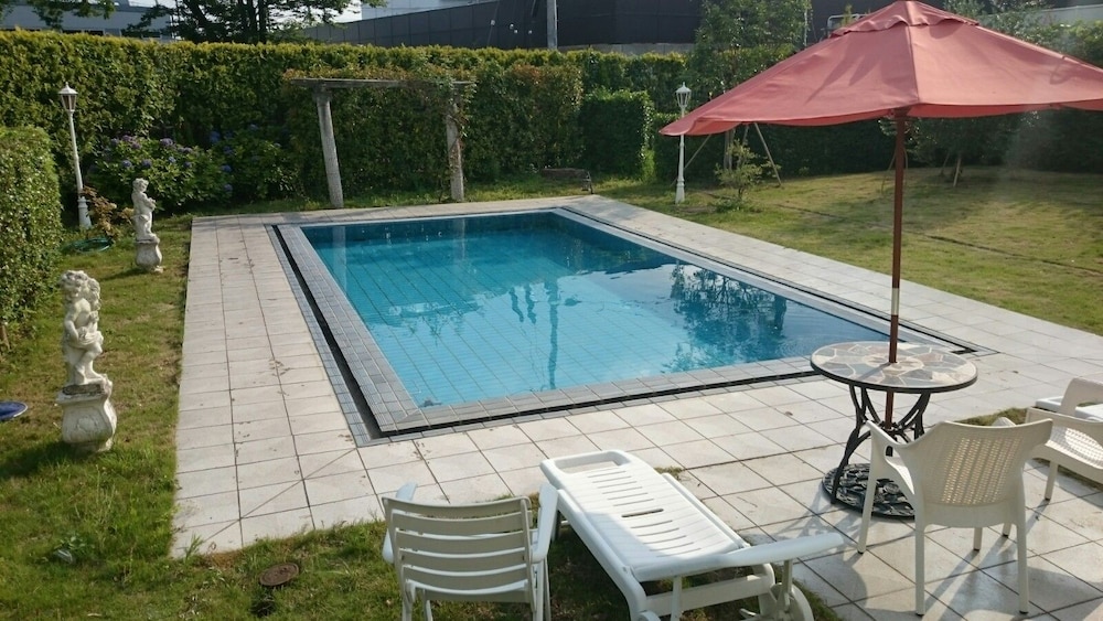 Royal Party Suite photo 1
