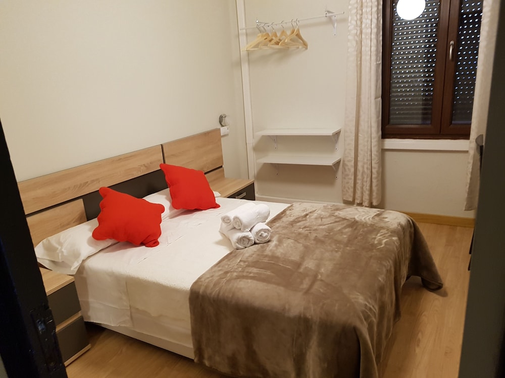 Habitación Doble, Baño Compartido (3 - elegante)