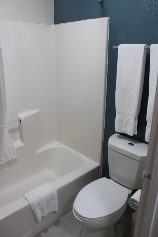 Standard Double Room, 2 Double Beds, Non Smoking - Photo 2