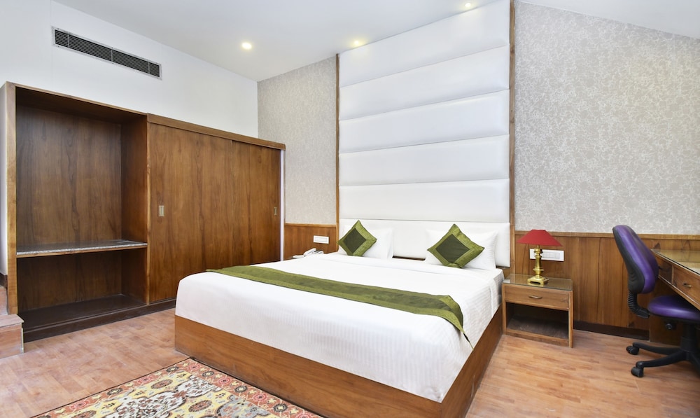 Deluxe Room, 1 King Bed