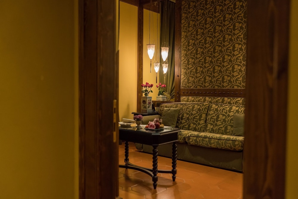 Junior Suite (Executive Tuscan) - Photo 10