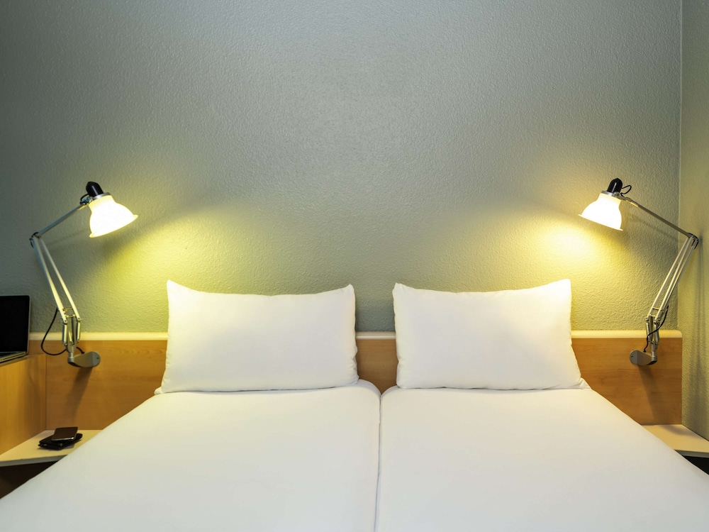 Standard Room, 2 Twin Beds photo 3
