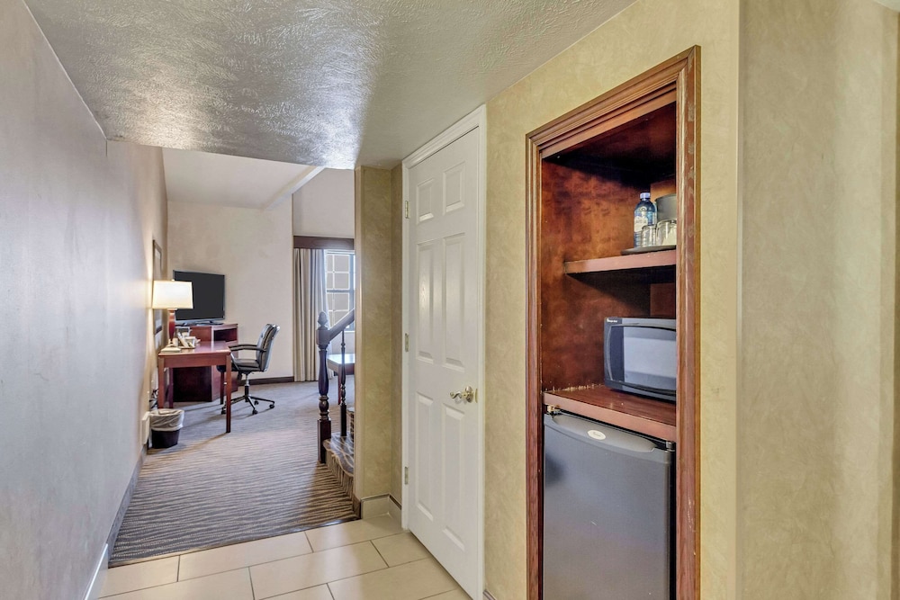 Suite, 1 Bedroom, Non Smoking - Photo 10