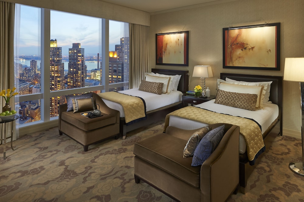 Hudson River View, Room