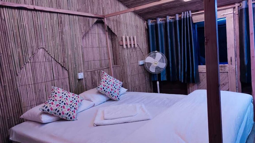 Honeymoon Room, Resort View