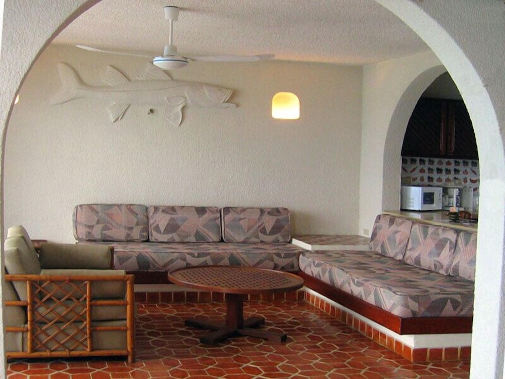 Luxury Condo, 1 Bedroom, Kitchen, Ocean View photo 2