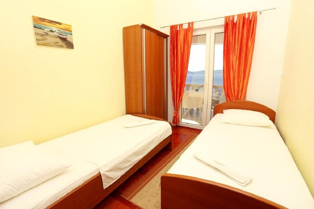 Apartment (Neve - 100 M From Pebble Beach - A3(4)