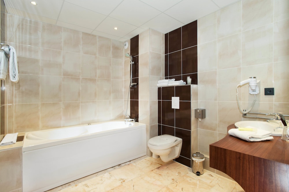 Premium Triple Room photo 3