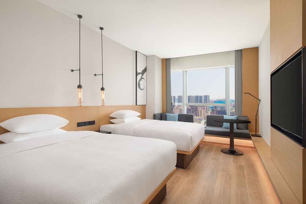 Deluxe Room, 2 Double Beds, City View