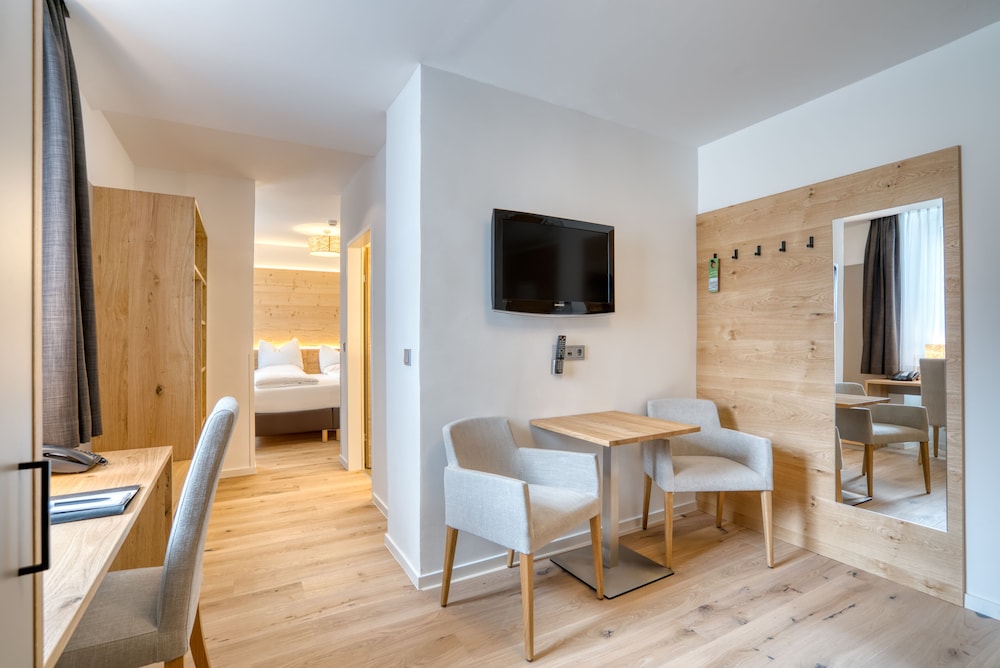 Suite with separately living area photo 1