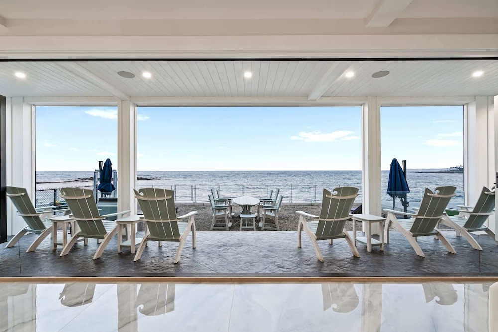 House, Multiple Beds, Patio, Ocean View (Crescent’s Pearl)