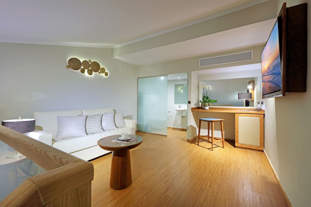 Loft Suite Garden View