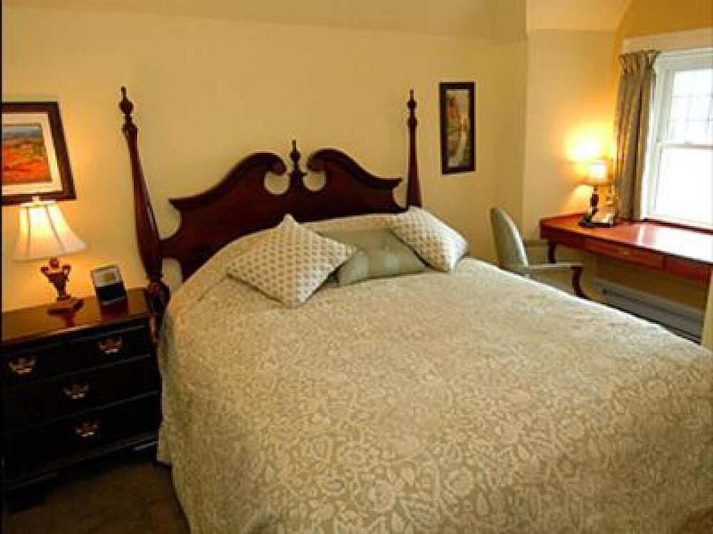 Standard Double Room, Ensuite (Prince of Wales)
