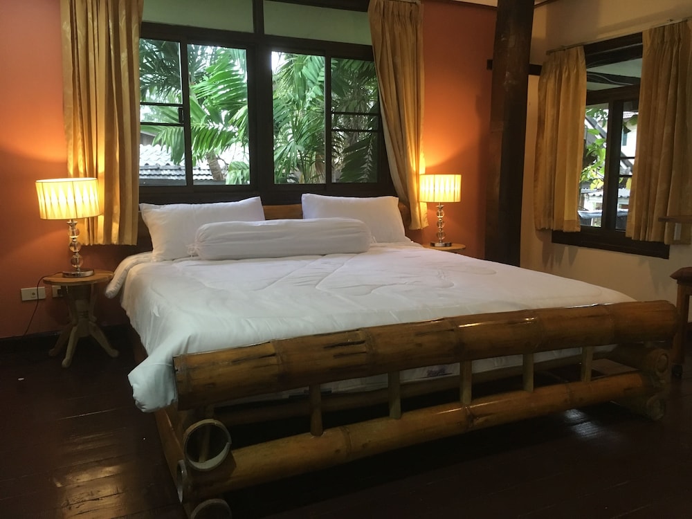 Premier Double Room, 1 King Bed, Non Smoking, Garden View photo 1