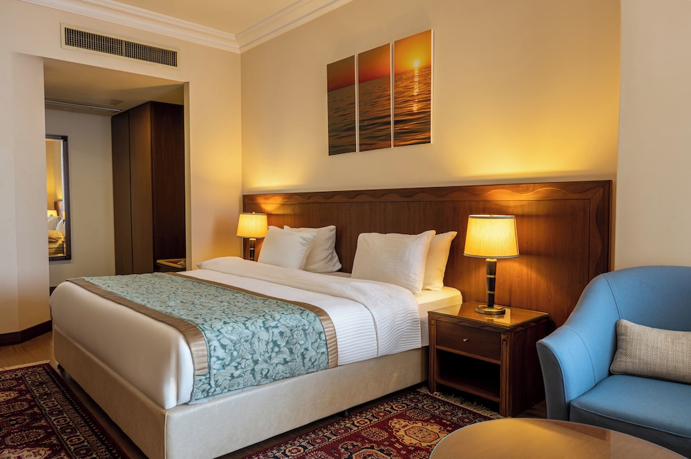 Deluxe Suite, Sea View photo 2