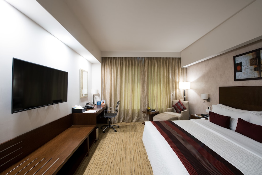 Executive Suite, 1 Bedroom - Photo 3